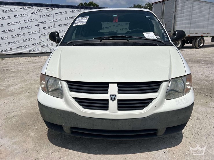 2005-dodge-caravan-image-24