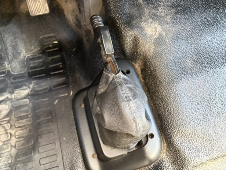 2021-ford-f650-image-30
