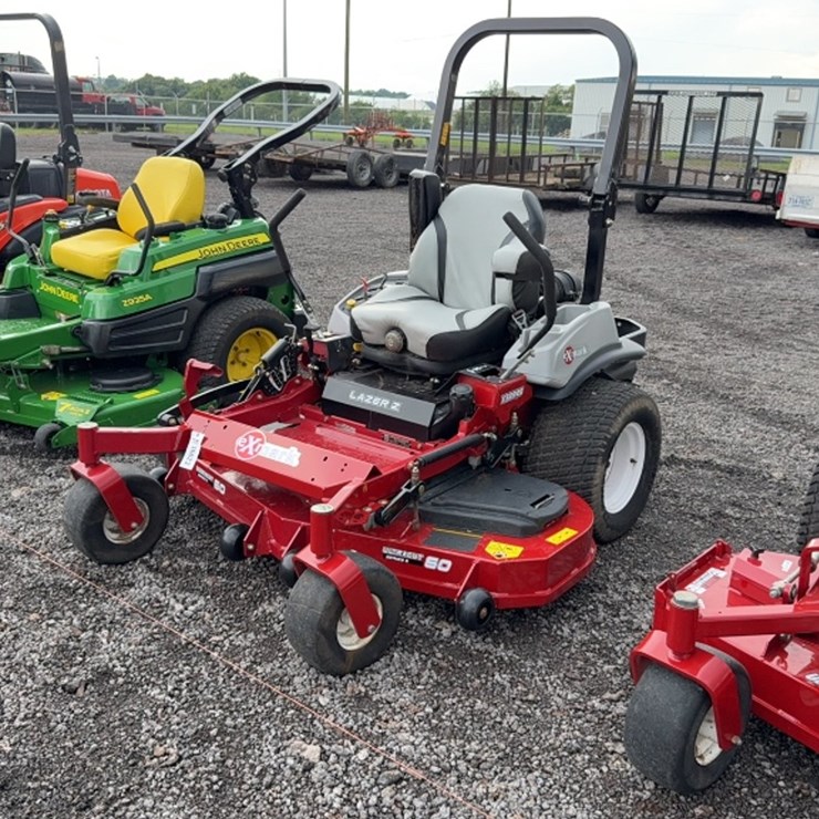 #3090 • 2017 EXMARK LAZER Z ZERO TURN MOWER