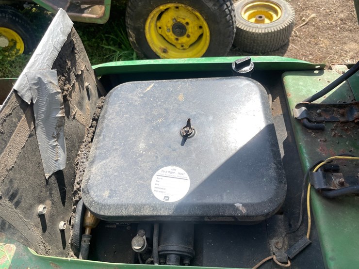 john-deere-318-image-14