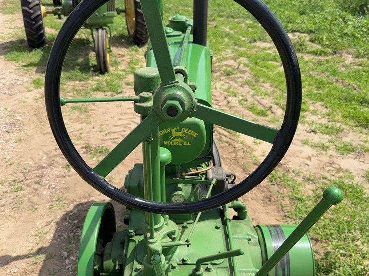 john-deere-model-b-image-37