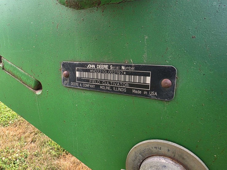 john-deere-2210-image-12
