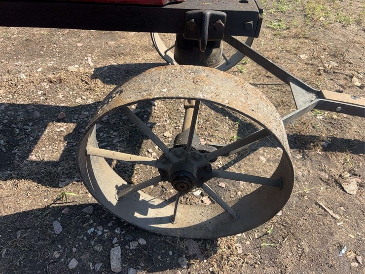 economy-7-horse-hit-and-miss-engine,-cart,-and-original-base-image-43