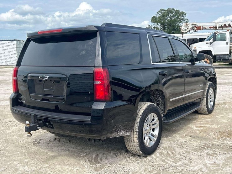 2015-chevrolet-tahoe-image-3