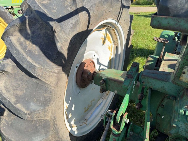 john-deere-model-b-image-22