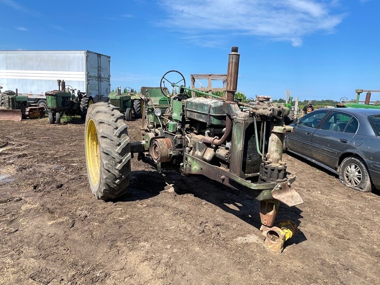 john-deere-70-image-1