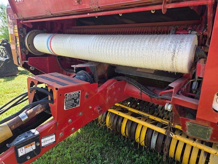 new-holland-br7090-image-26