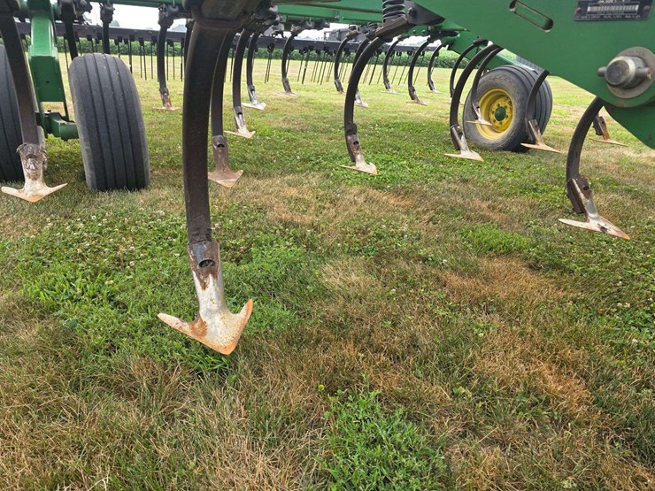 john-deere-2210-image-53