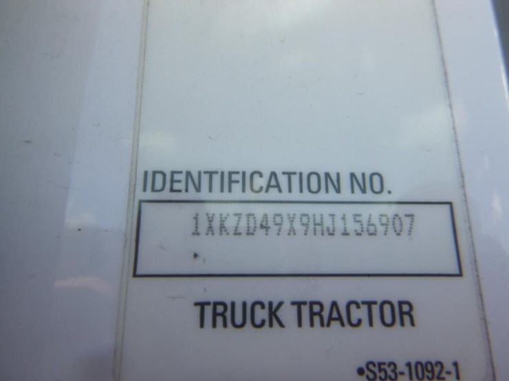 2017-kenworth-t880-image-29