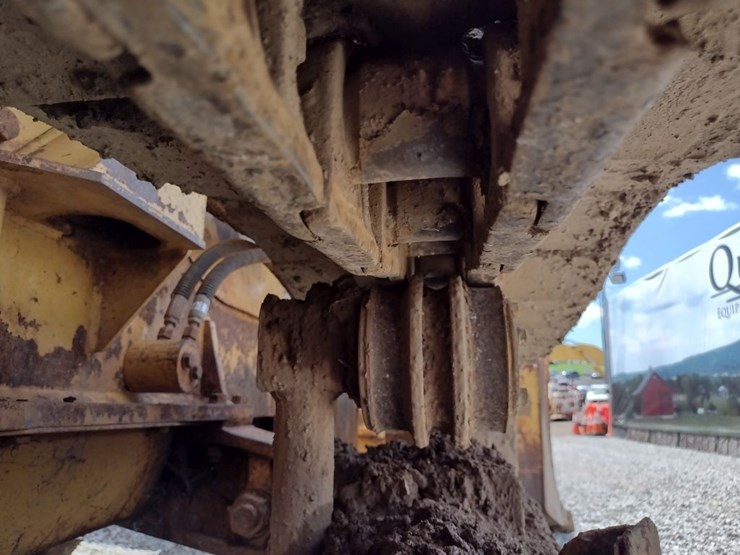 caterpillar-d4c-image-30