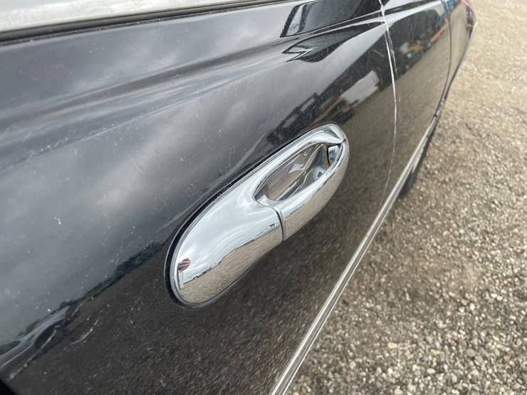 #2955-•-2001-lincoln-town-car-signature-collection-sedan-(has-wi-title)-image-25