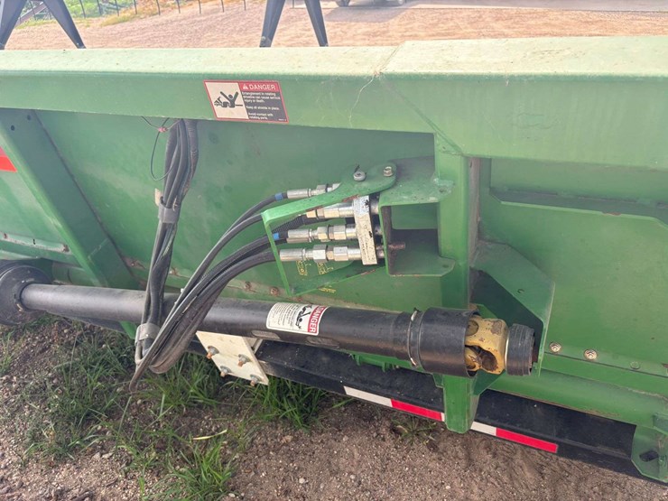 2009-john-deere-635f-image-16