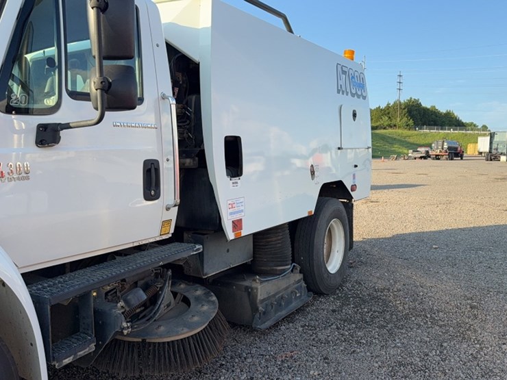 2007-international-durastar-4300-image-12