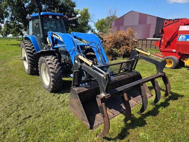 2003-new-holland-tm155-image-59