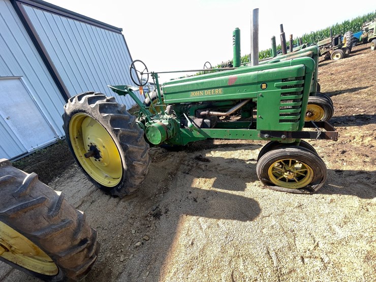 john-deere-b-image-4
