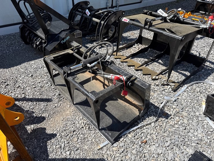 #6011-•-44"-dingo-grapple-bucket-image-1