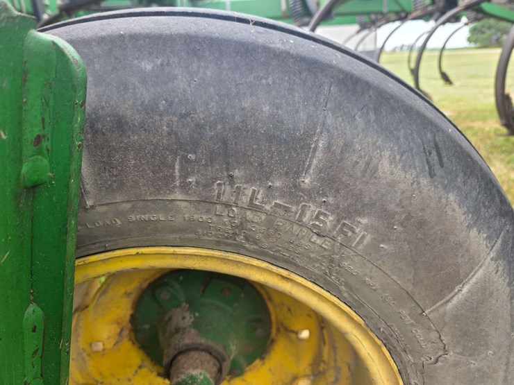 john-deere-2210-image-24