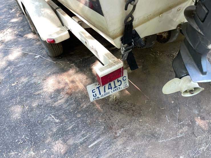 #7002-•-2004-crestliner-2050-sportfish-boat-&-trailer-(mn-title-in-delay)-image-13