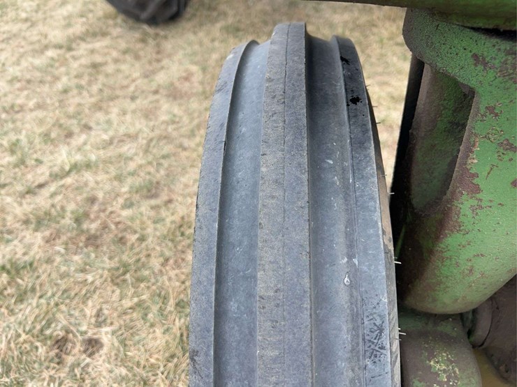 john-deere-520-image-18