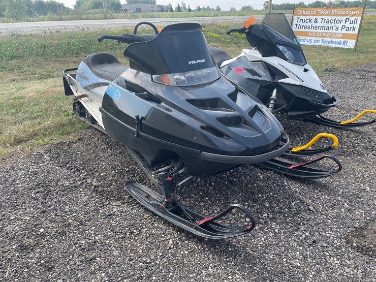 #2384-•-2000-polaris-rmk-800-snowmobile-image-3