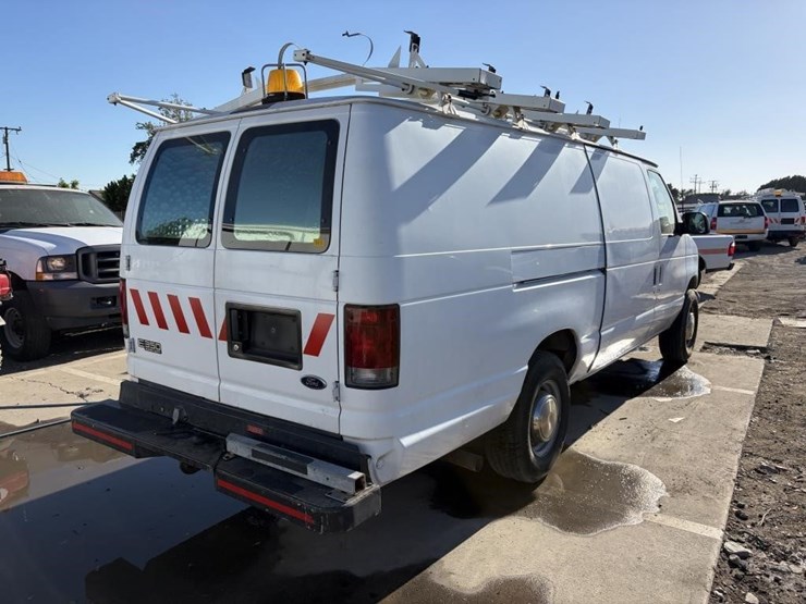 2002-ford-e350-sd-image-3