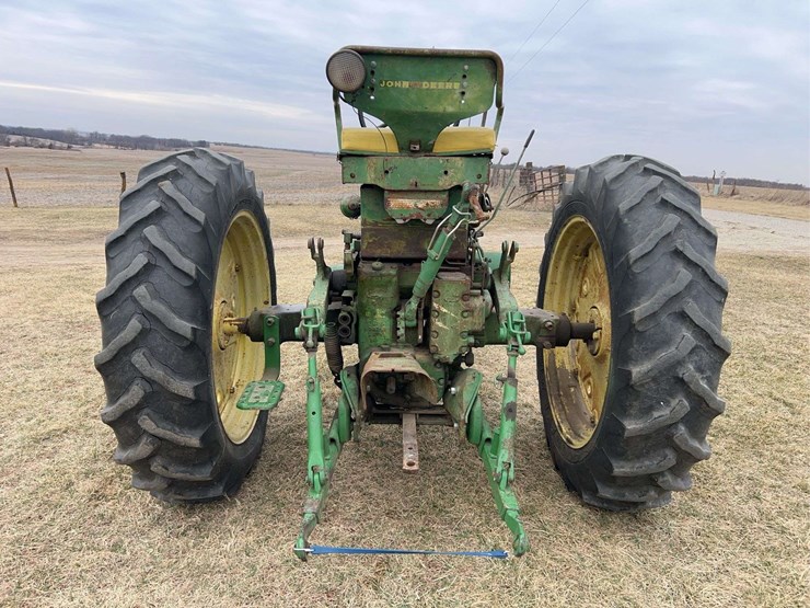 john-deere-520-image-4