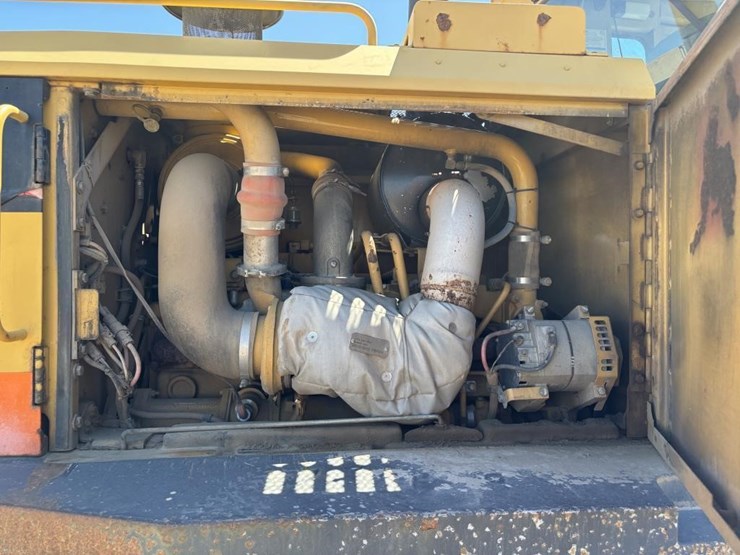 2005-caterpillar-143h-image-69