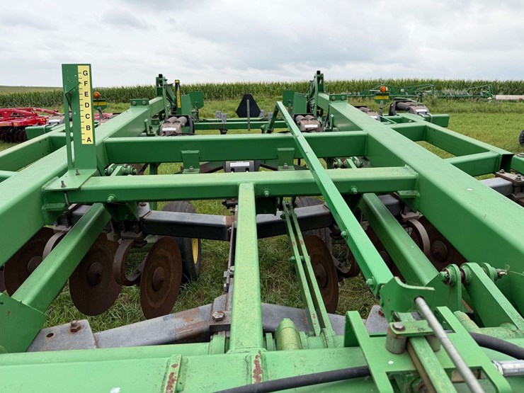 john-deere-2700-image-43