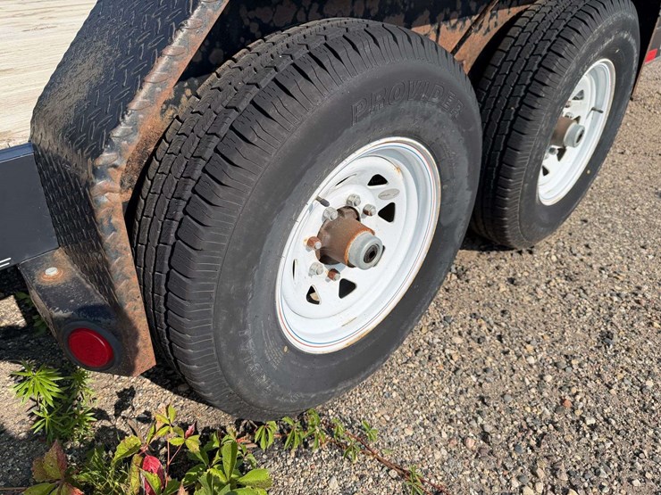 2016-pj-tandem-axle-trailer,-83”-wide,-16’+2’-beavertail,-st235/80r16-tires,-8-bolt-hubs,-5’x16”-ram-image-23