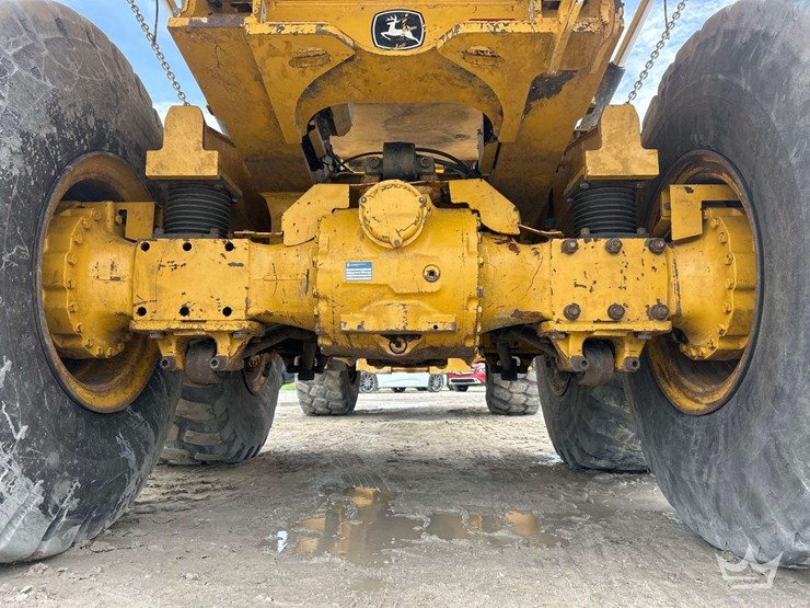 2022-deere-260e-image-48