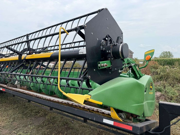 john-deere-630f-image-7