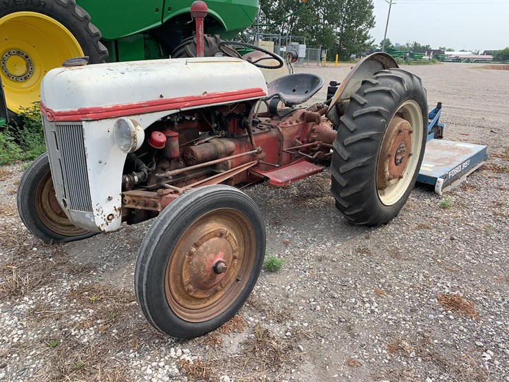 ford-tractor-image-1