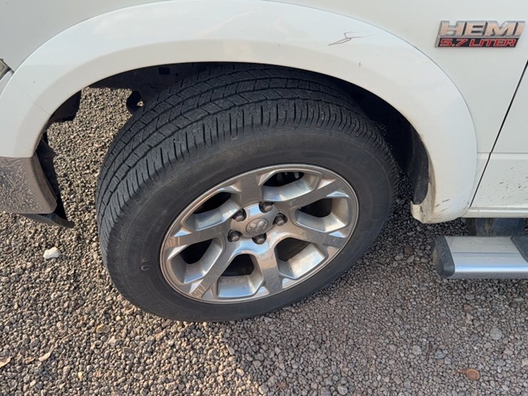 2016-dodge-1500-image-14