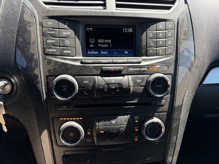 2018-ford-explorer-image-33