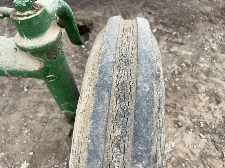 john-deere-70-image-16