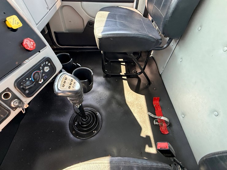 2015-western-star-4900-image-16