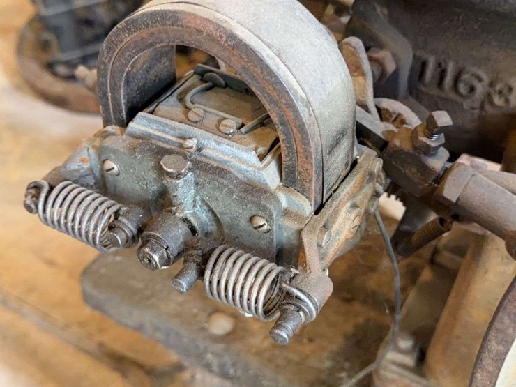 rock-island-2-1/2-horse-hit-and-miss-engine-with-cart-image-9