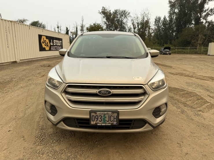 2017-ford-escape-se-image-8