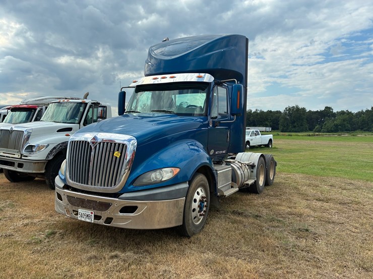 2015-international-prostar-image-2