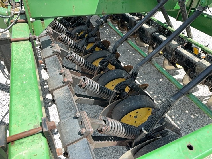 john-deere-750-image-9