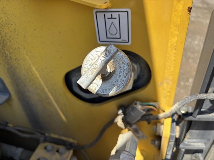 2018-yanmar-s220r-image-48