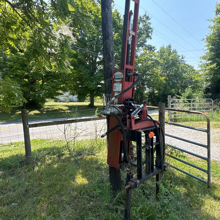 #2517 • Shaver 3pt Hitch Hydraulic Post Driver