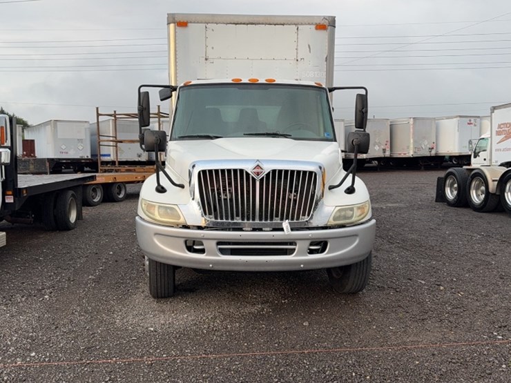 2003-international-durastar-4300-image-2