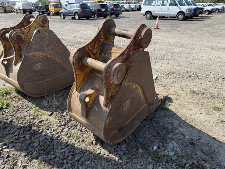cat-24"-dig-bucket-w/cutting-edge-image-4