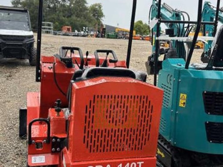 #242-•-mini-skid-steer-loader---agt---gas-image-4