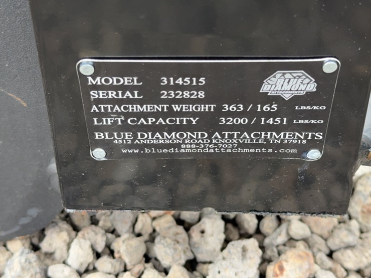 #2064-•-blue-diamond-48"-skid-steer-brick-image-3