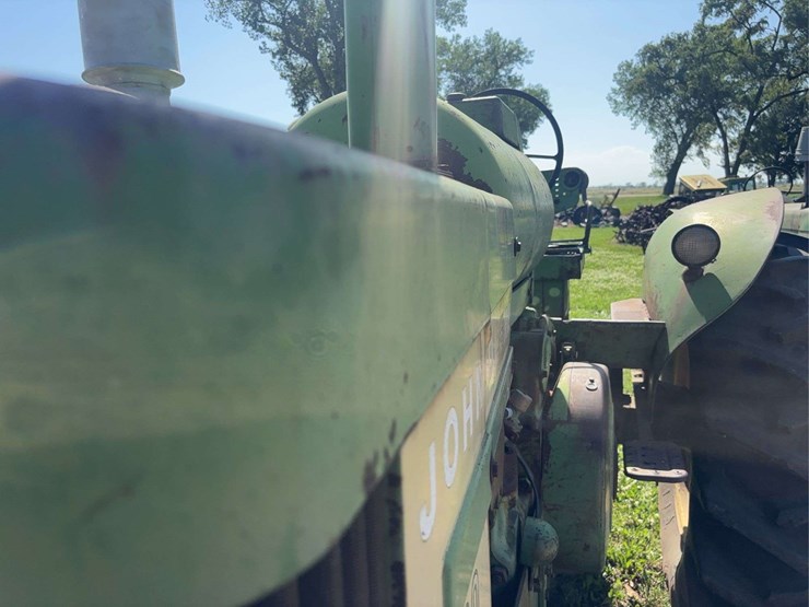 john-deere-720-image-17