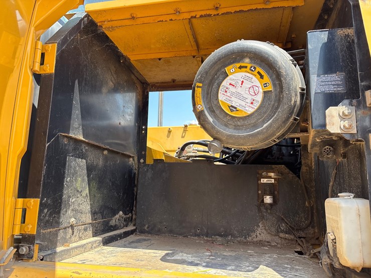 john-deere-350-image-12
