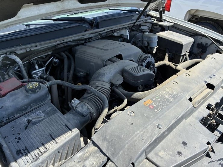 2014-chevrolet-tahoe-image-8