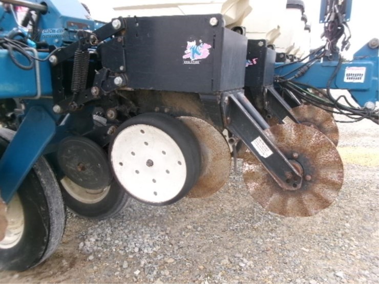2000-kinze-3000-image-5